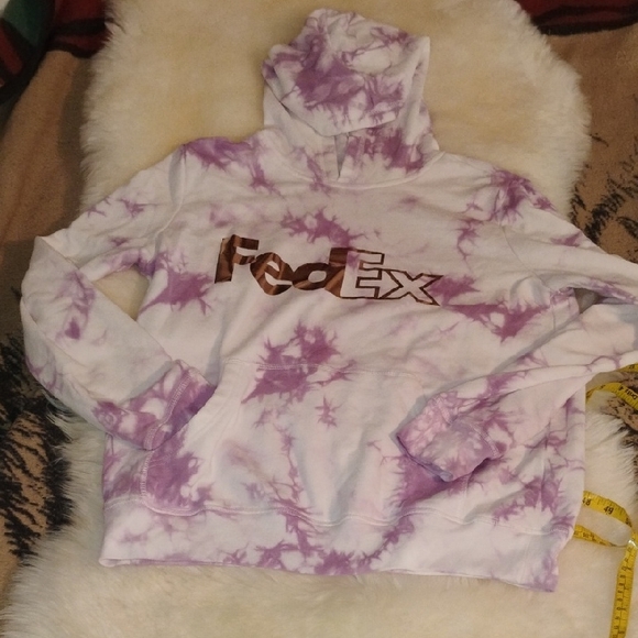 camp david Tops - Cute FedEx Corporate Hoodie, EUC, L